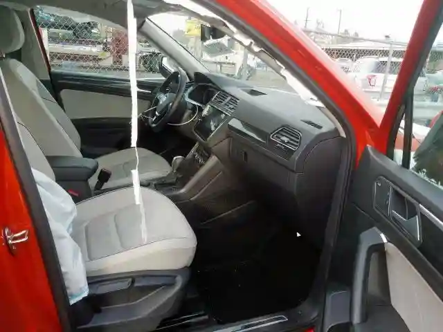 3VV4B7AX8KM094324 2019 VOLKSWAGEN TIGUAN SEL PREMIUM-4