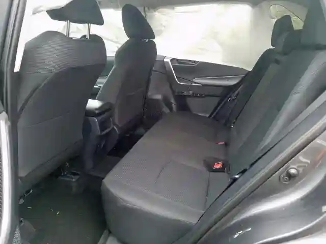2T3G1RFV7KC004503 2019 TOYOTA RAV4 LE-5