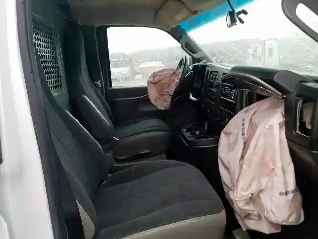 1GTW7AFG7J1903368 2018 GMC SAVANA G2500-4