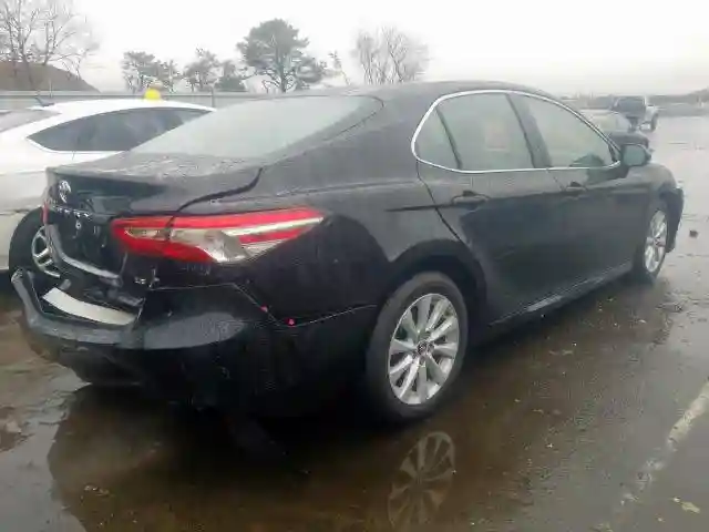 4T1B11HK8JU588155 2018 TOYOTA CAMRY L-3