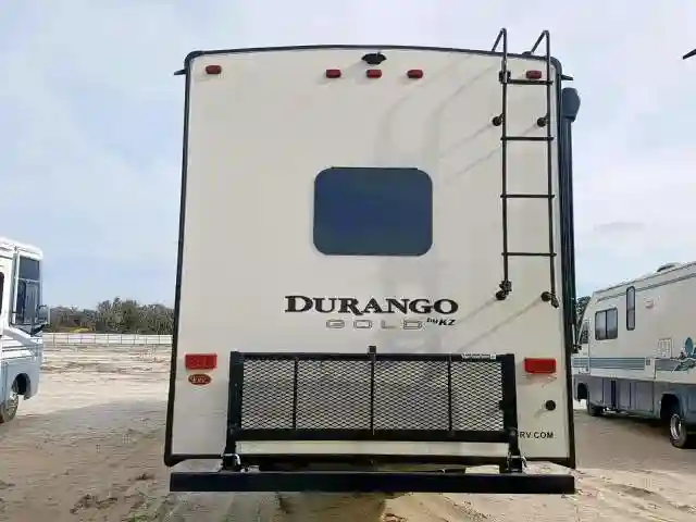 4EZFV3822J6****** 2018 KZ DURANGO-4