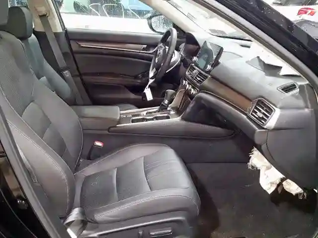 1HGCV1F57KA064722 2019 HONDA ACCORD EXL-4