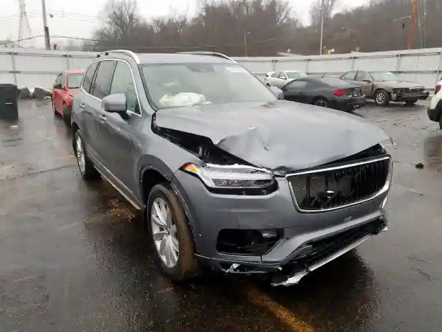 YV4102PK5J1343922 2018 VOLVO XC90 T5-0