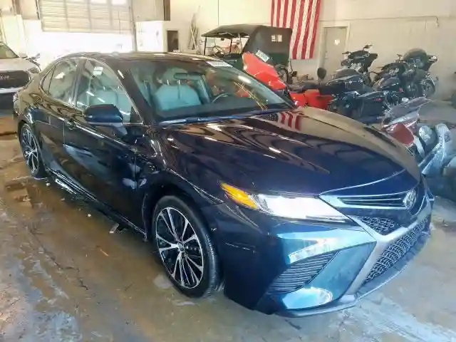 4T1B11HK7JU599681 2018 TOYOTA CAMRY L-0