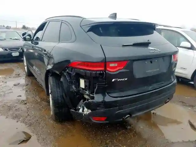 SADCJ2FX3JA249662 2018 JAGUAR F-PACE PREMIUM-2