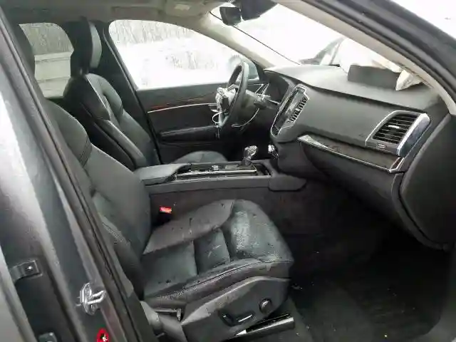 YV4102PK5J1343922 2018 VOLVO XC90 T5-4