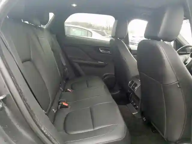 SADCJ2FX3JA249662 2018 JAGUAR F-PACE PREMIUM-5