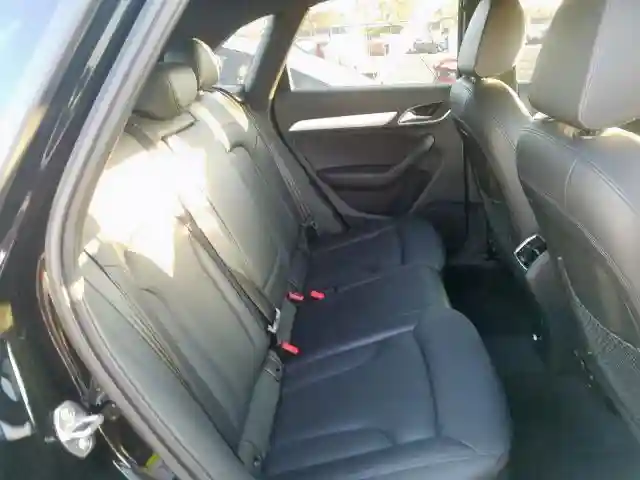 WA1BCCFS4JR019278 2018 AUDI Q3 PREMIUM-5