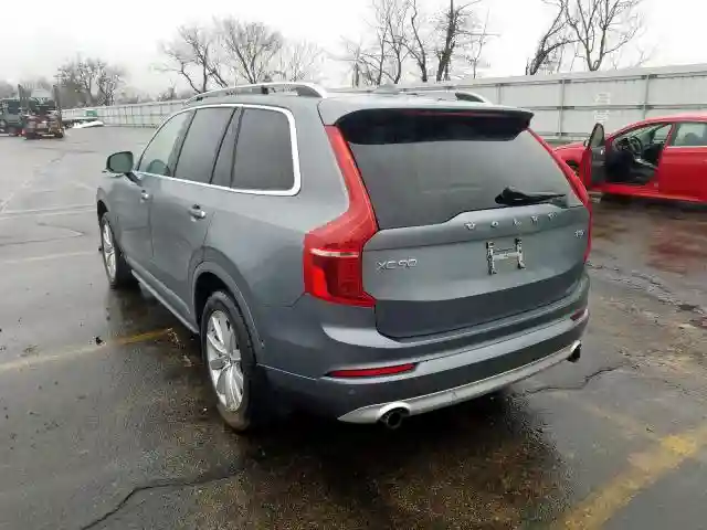 YV4102PK5J1343922 2018 VOLVO XC90 T5-2