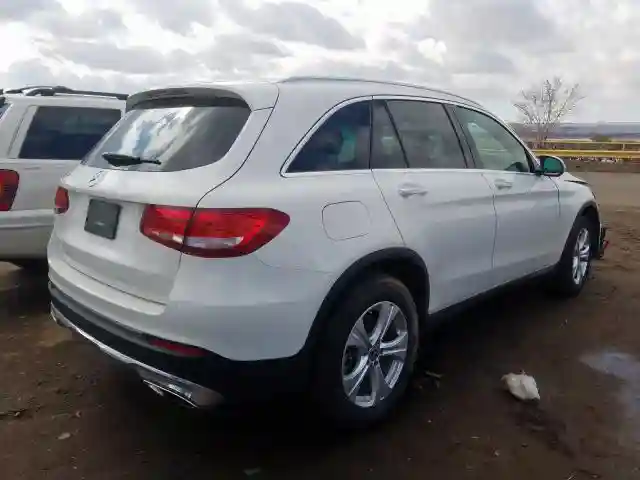 WDC0G4JB8JV067009 2018 MERCEDES-BENZ GLC 300-3