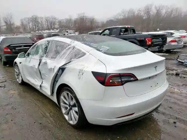 5YJ3E1EB2JF111618 2018 TESLA MODEL 3-2