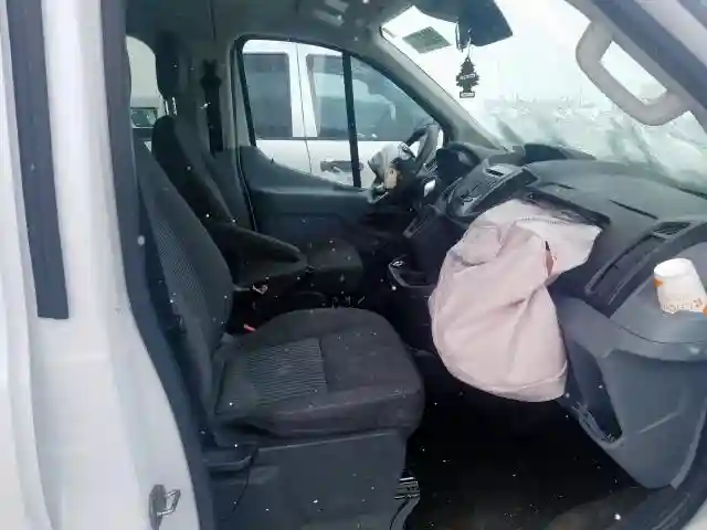 1FBZX2YM3JKA21067 2018 FORD TRANSIT T-350-4
