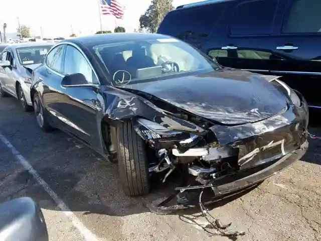5YJ3E1EA6KF324581 2019 TESLA MODEL 3-0