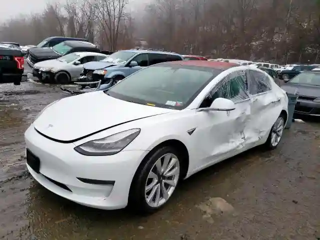 5YJ3E1EB2JF111618 2018 TESLA MODEL 3-1