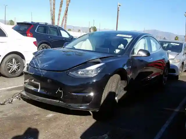 5YJ3E1EA6KF324581 2019 TESLA MODEL 3-1