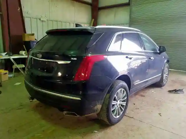1GYKNBRS8HZ298860 2017 CADILLAC XT5 LUXURY-3