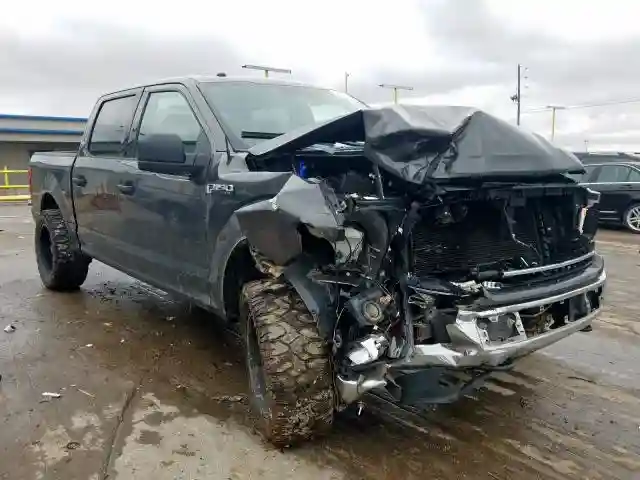 1FTEW1E52JFA19341 2018 FORD F150 SUPERCREW-0