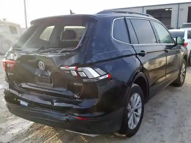 3VV2B7AX7KM107507 2019 VOLKSWAGEN TIGUAN SE-3