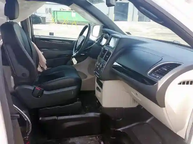 2C4RDGCG7JR265986 2018 DODGE GRAND CARAVAN SXT-4