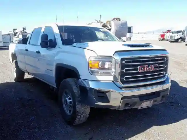 1GT12REY4JF223755 2018 GMC SIERRA K2500 HEAVY DUTY-0