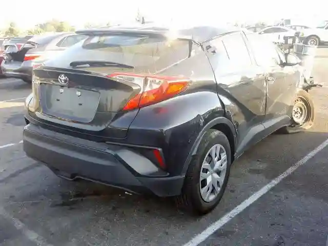 JTNKHMBX1K1061501 2019 TOYOTA C-HR XLE-3