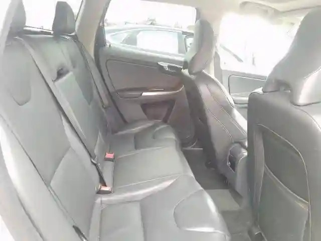 YV440MRU9H2001448 2017 VOLVO XC60 T5 INSCRIPTION-5