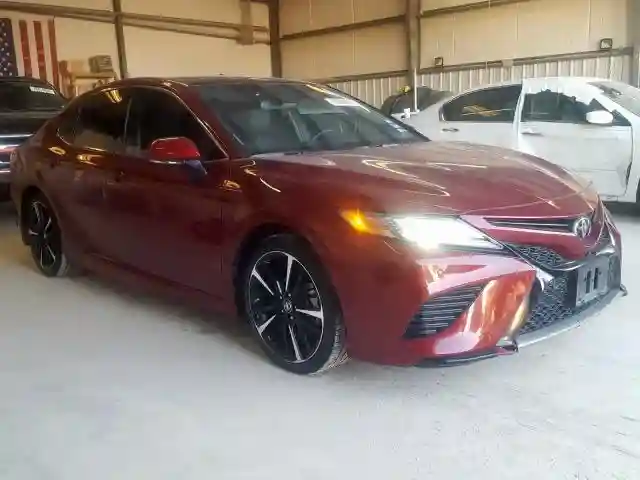 4T1BZ1HKXJU505947 2018 TOYOTA CAMRY XSE-0