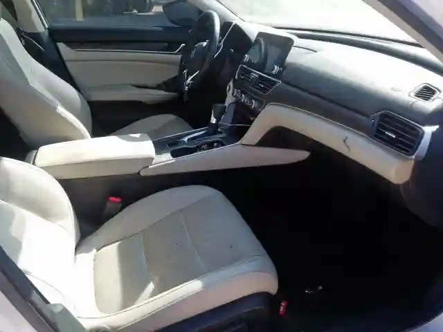 1HGCV1F50KA049060 2019 HONDA ACCORD EXL-4