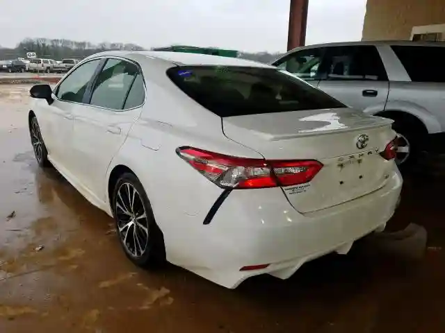 JTNB11HK7J3011297 2018 TOYOTA CAMRY L-2