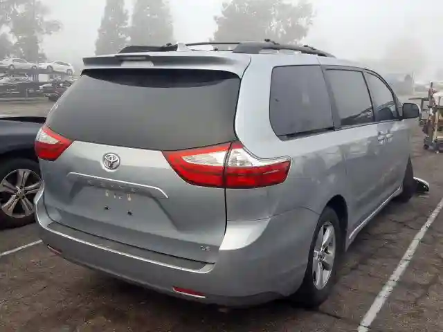 5TDKZ3DC7KS978631 2019 TOYOTA SIENNA LE-3