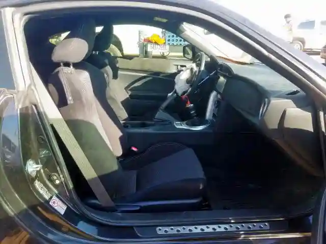 JF1ZNAA17K9703993 2019 TOYOTA 86-4