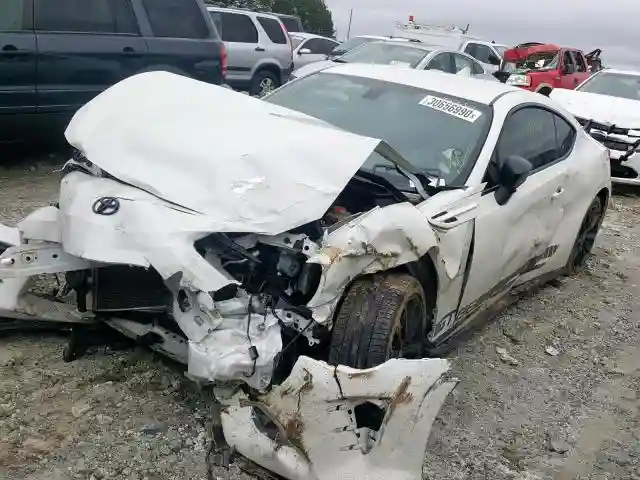 JF1ZNAE11J8700246 2018 TOYOTA 86 GT-1