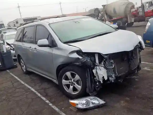 5TDKZ3DC7KS978631 2019 TOYOTA SIENNA LE-0