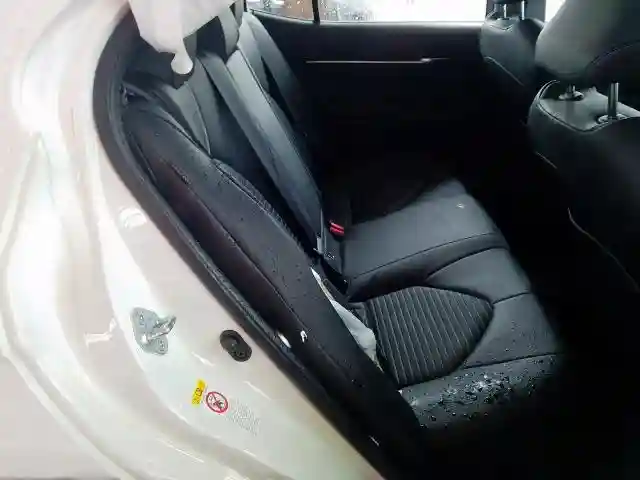JTNB11HK7J3011297 2018 TOYOTA CAMRY L-5