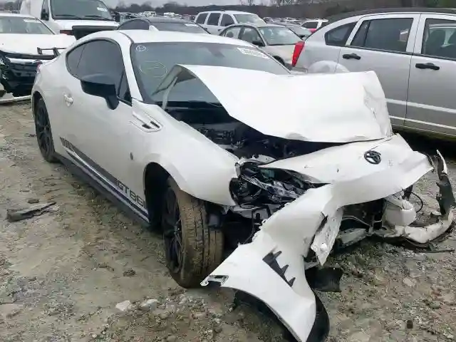 JF1ZNAE11J8700246 2018 TOYOTA 86 GT-0