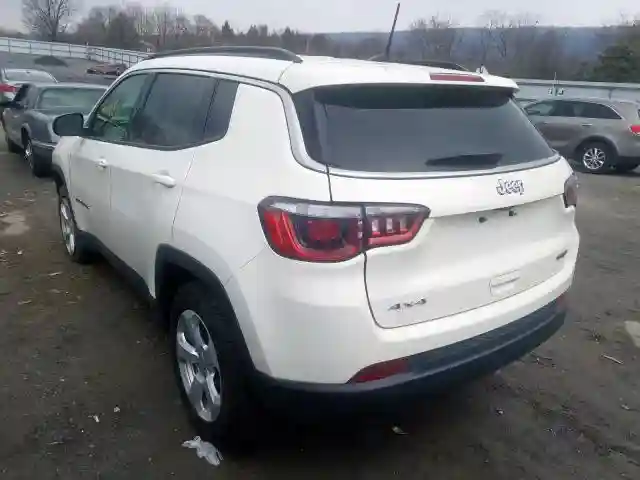 3C4NJDBB6KT628711 2019 JEEP COMPASS LATITUDE-2