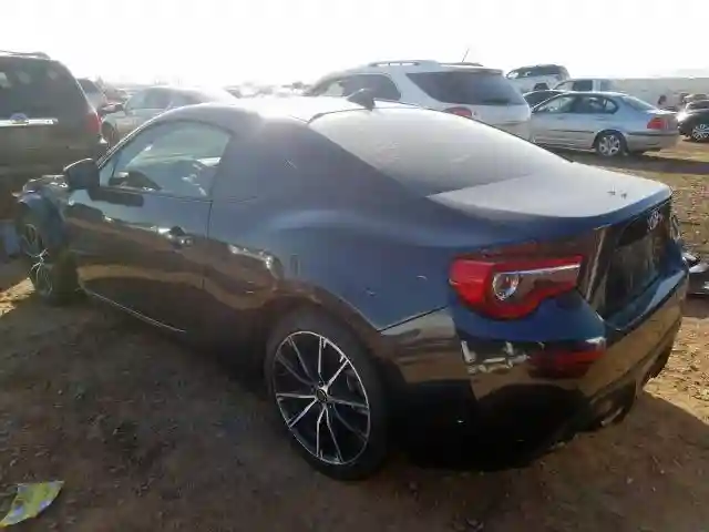 JF1ZNAA17K9703993 2019 TOYOTA 86-2