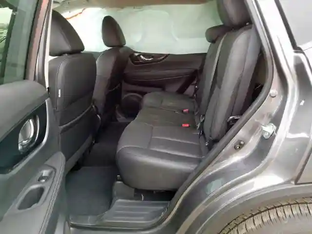 5N1AT2MV0KC809251 2019 NISSAN ROGUE S-5