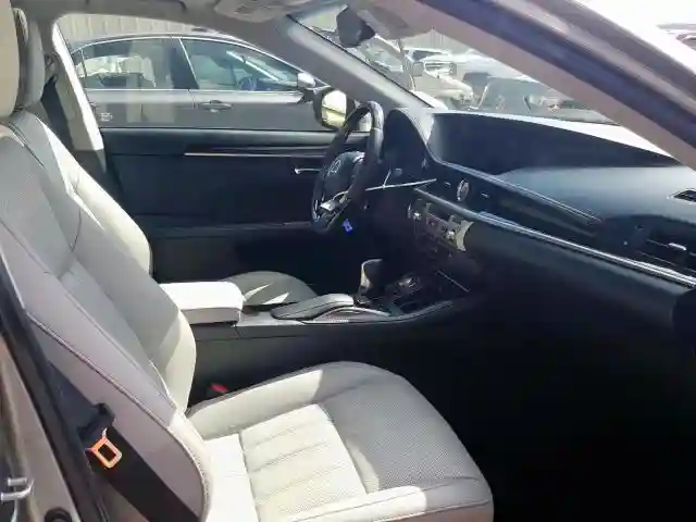 58ABK1GGXJU084967 2018 LEXUS ES 350-4