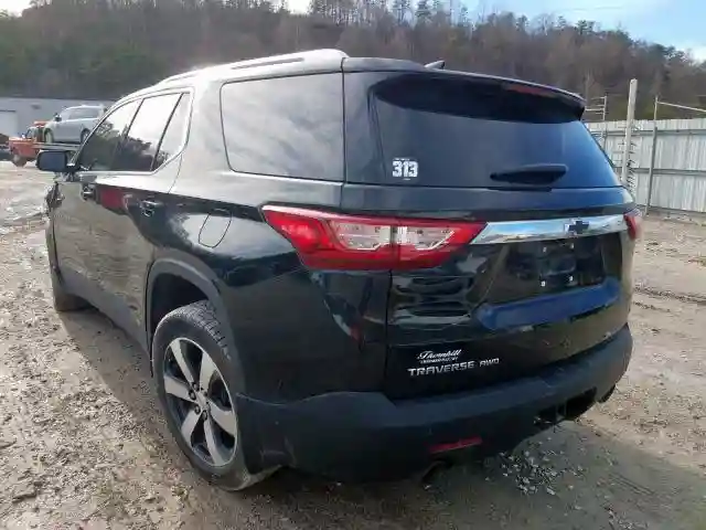 1GNEVHKWXJJ227058 2018 CHEVROLET TRAVERSE LT-2