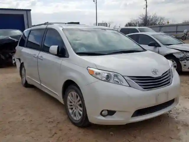 5TDYZ3DC6HS823801 2017 TOYOTA SIENNA XLE-0