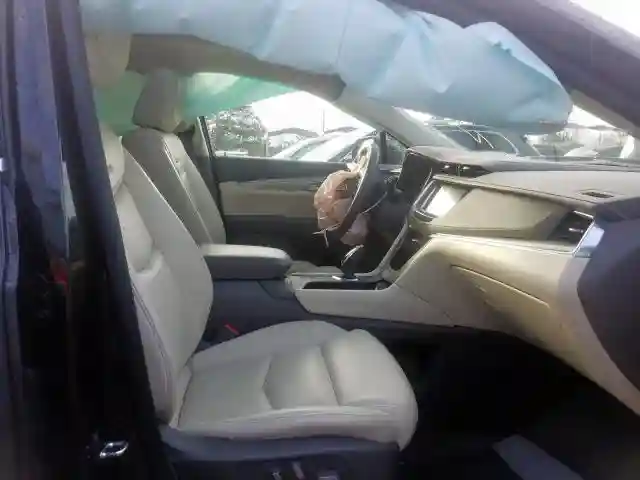 1GYKNBRS0HZ300018 2017 CADILLAC XT5 LUXURY-4