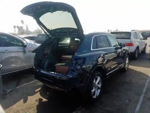 WA1AECF38K1080034 2019 AUDI Q3 PREMIUM-3