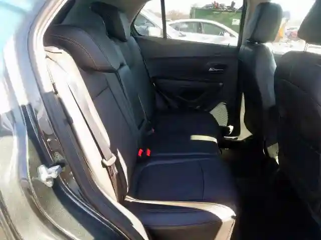 3GNCJPSB3KL129350 2019 CHEVROLET TRAX 1LT-5