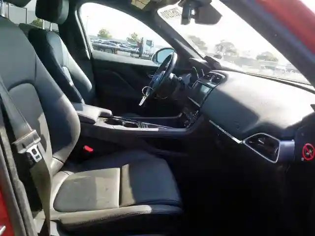 SADCJ2BV6HA894028 2017 JAGUAR F-PACE PREMIUM-4