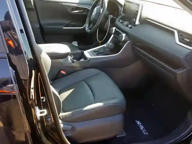 2T3DWRFV7KW021577 2019 TOYOTA RAV4 LIMITED-4