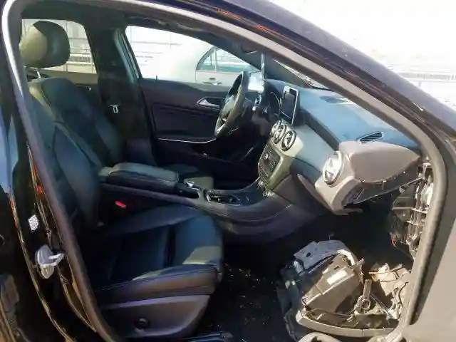 WDCTG4GB5HJ316842 2017 MERCEDES-BENZ GLA 250 4MATIC-4