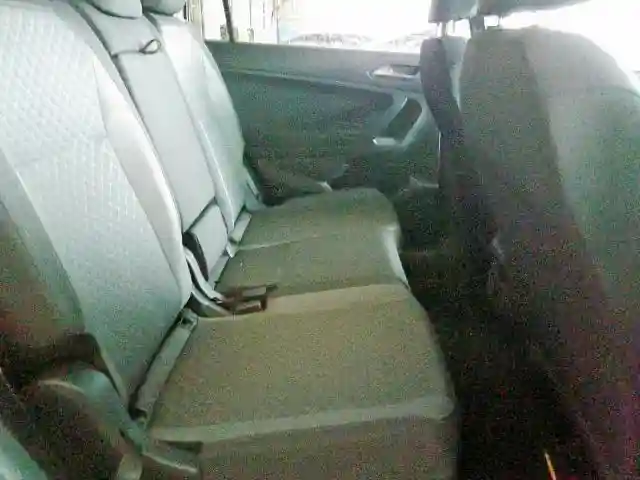 3VV1B7AX7KM117787 2019 VOLKSWAGEN TIGUAN S-5