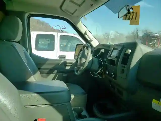 1N6BF0KY7JN812231 2018 NISSAN NV 1500 S-4
