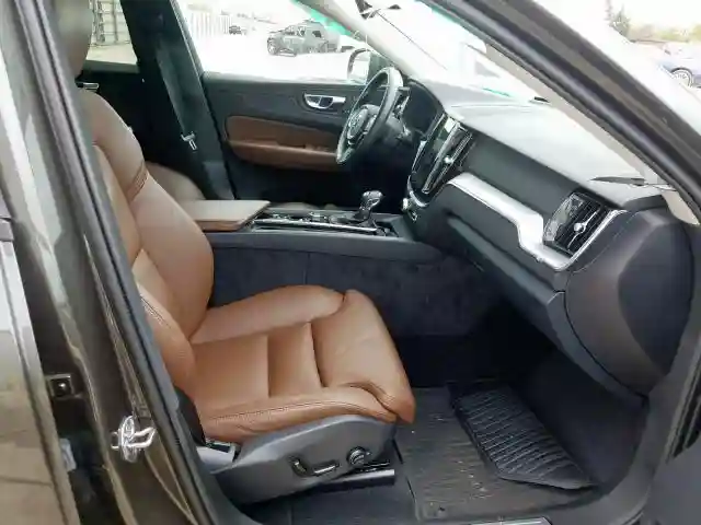 LYV102DK7KB224044 2019 VOLVO XC60 T5 MOMENTUM-4